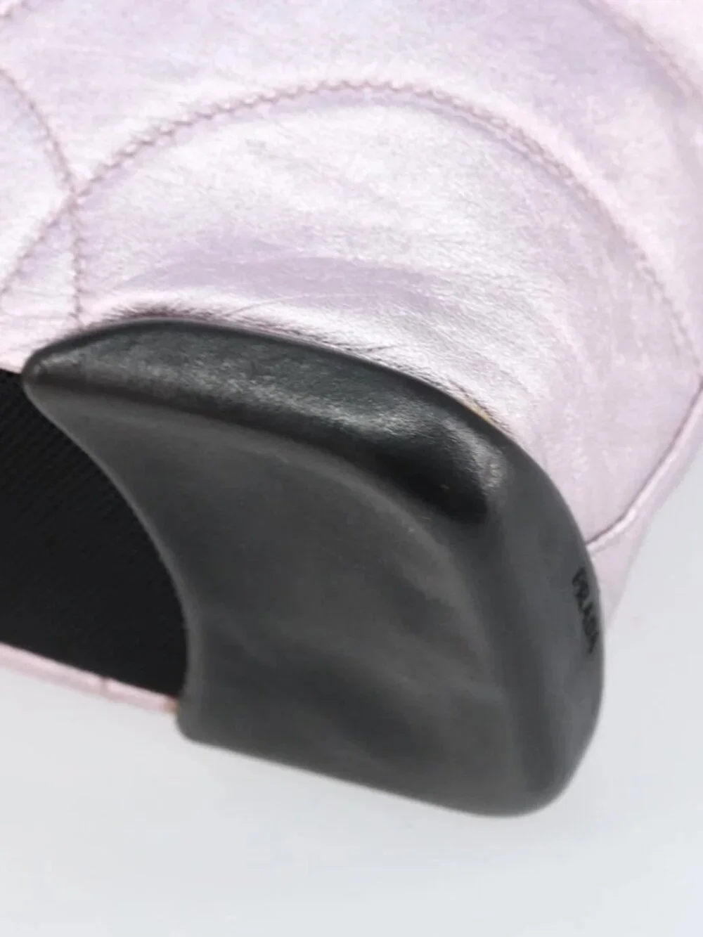 PRADA Shoulder Bag Leather Silver Metallic pink Auth 157579 - Picture 5 of 16